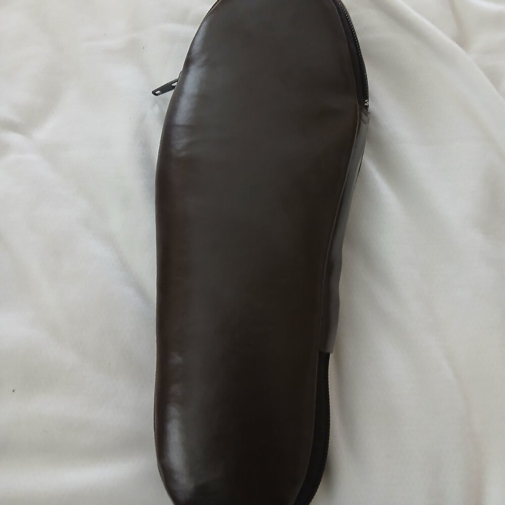 men sliders with zipped case